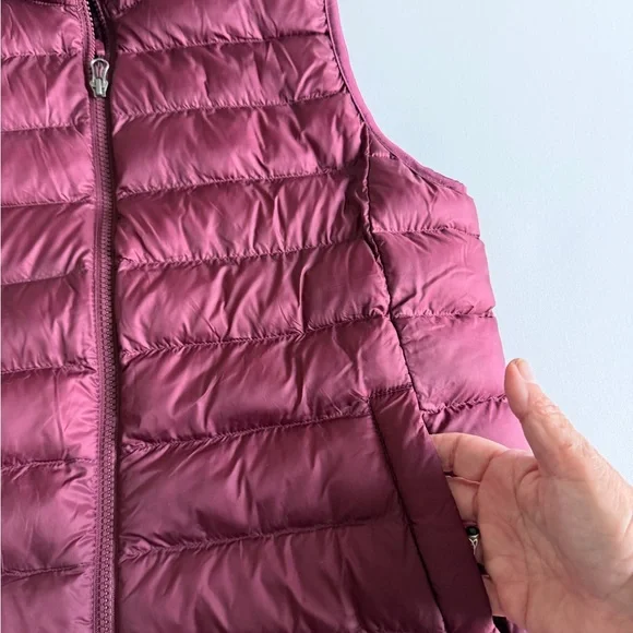 32 degrees heat quilted puffer vest Burgundy lightweight. Great for travel sizeM - Picture 4 of 10